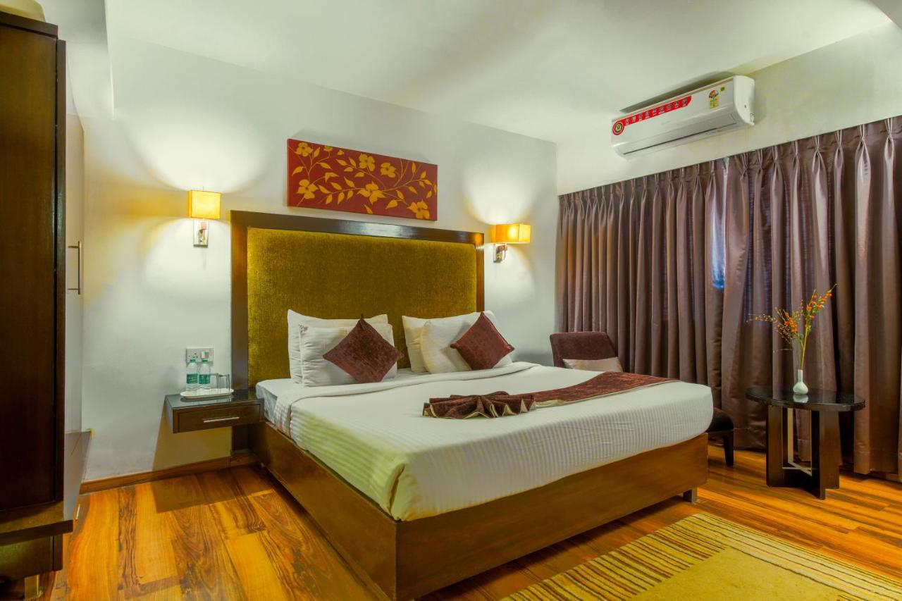 Gis Select Banjara Hill Hotel Hyderabad Exterior photo