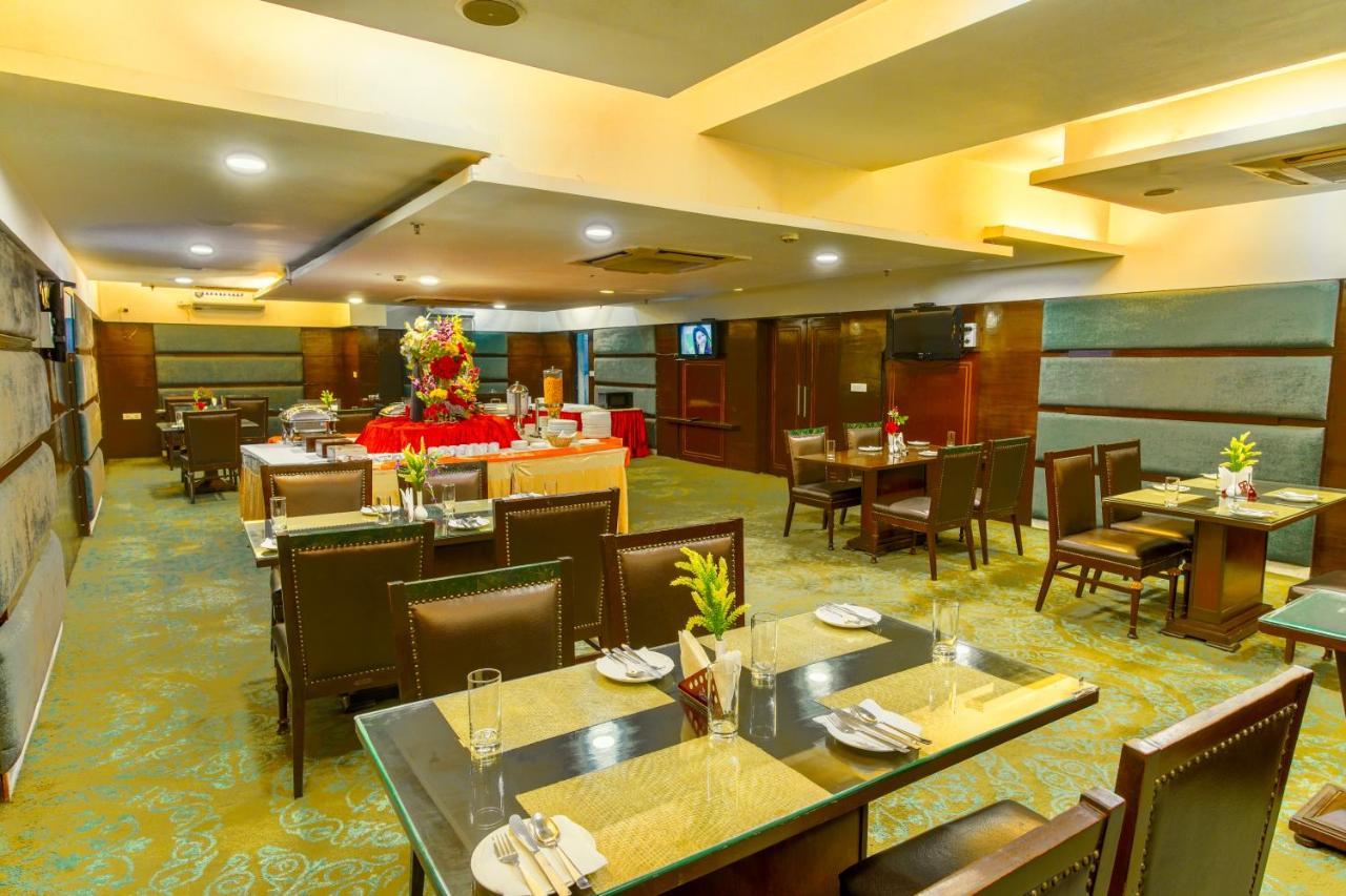 Gis Select Banjara Hill Hotel Hyderabad Exterior photo