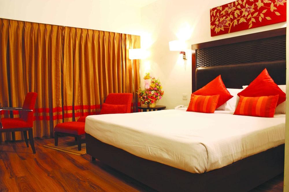 Gis Select Banjara Hill Hotel Hyderabad Exterior photo