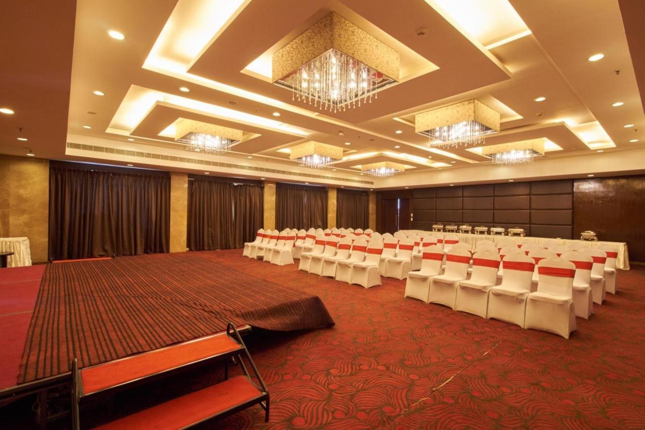 Gis Select Banjara Hill Hotel Hyderabad Exterior photo